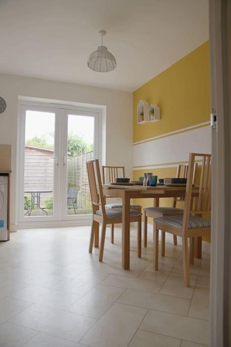 Modern Roomy 3 Bedroom Home Pershore Extérieur photo